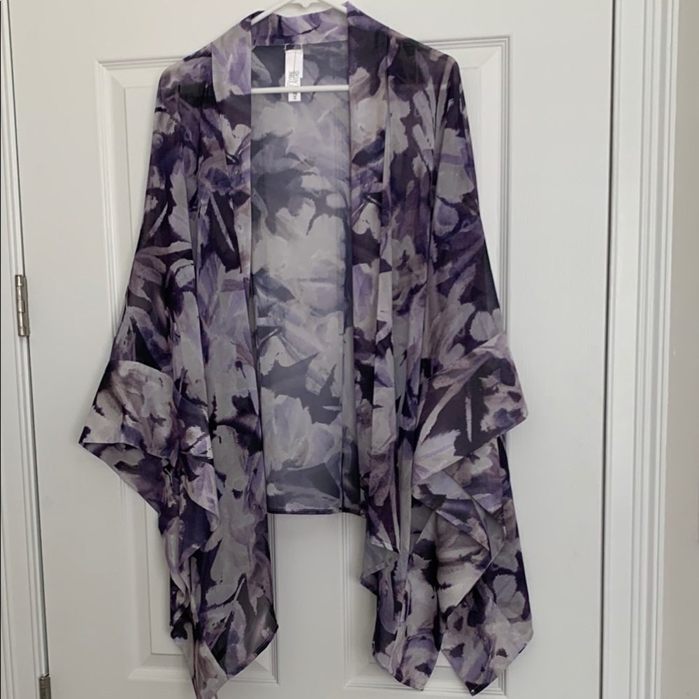 Marla Wynne (Wynne Layers) Kimono